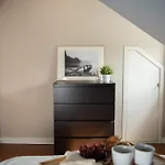 דירה Spacious Apt, Big Roof Terrace, Free Parking