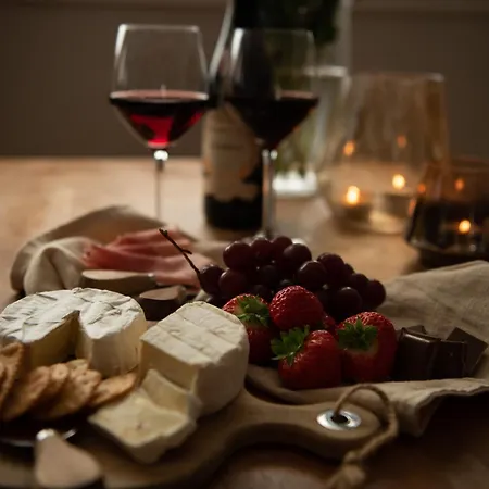 Spacious Apt, Big Roof Terrace, Free Parking Lägenhet