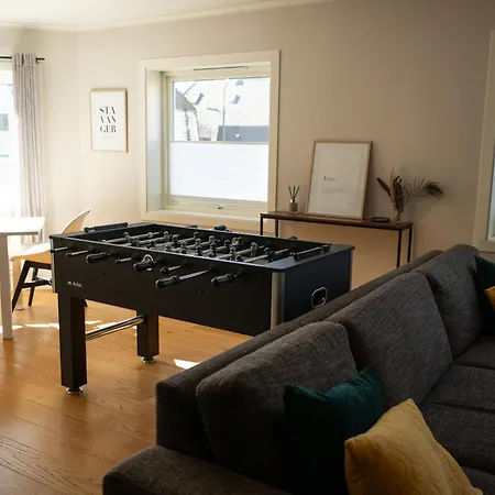 아파트 Spacious Apt, Big Roof Terrace, Free Parking