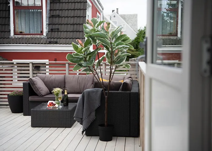 Lägenhet Spacious Apt, Big Roof Terrace, Free Parking